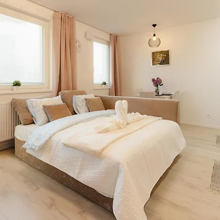 Apartament Airport With Balcony *