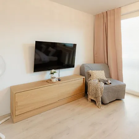 Apartment Airport With Balcony *