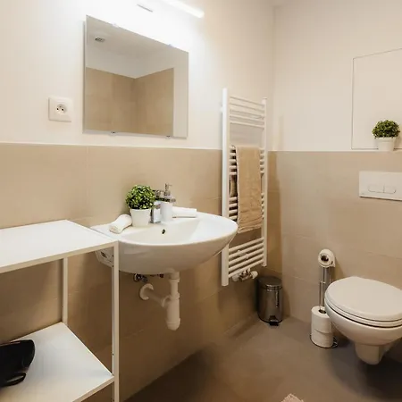 Apartment Airport With Balcony Bratislava