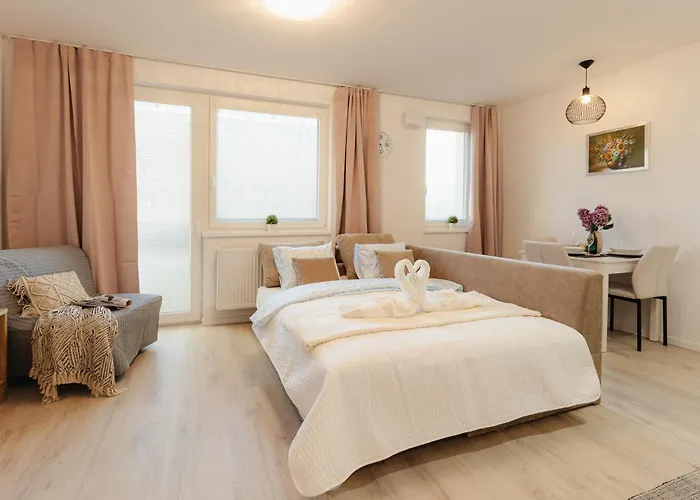 Airport With Balcony アパート