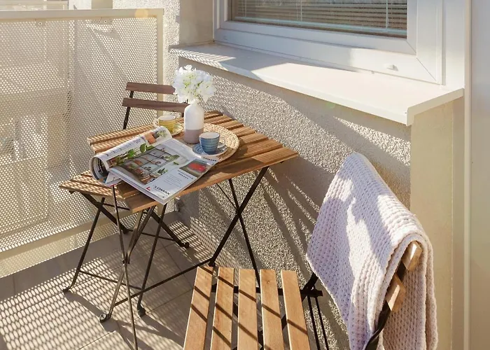 アパート Airport With Balcony