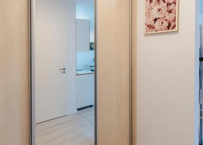 Apartmán Airport With Balcony